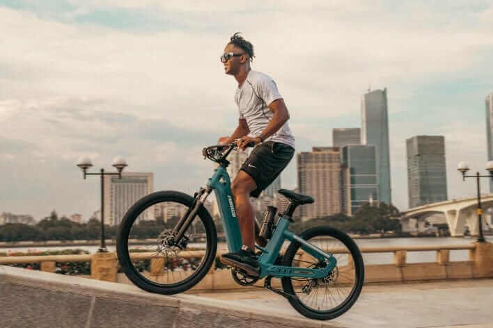 How to Ride an E-bike in Traffic Safely: Essential Tips for Your Mihogo E-bike