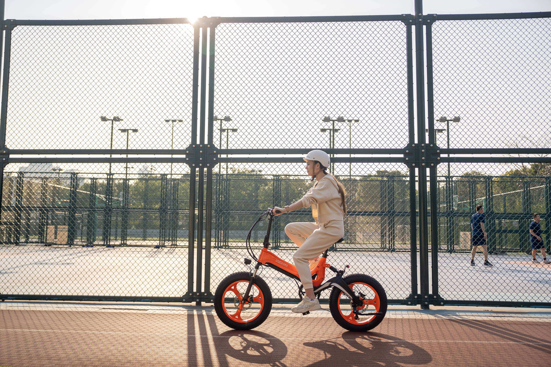 Cycling Clothing Guide: What to Wear for Every Weather with Electric Bikes